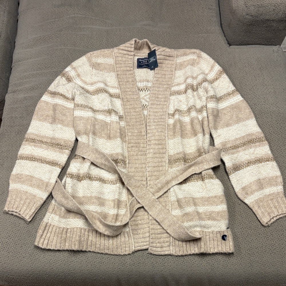 Abercrombie & Fitch Beige Knit Women’s Cardigan